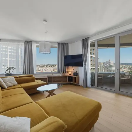 Daire Sky Park Panorama 22nd Floor Free Parking Bratislava