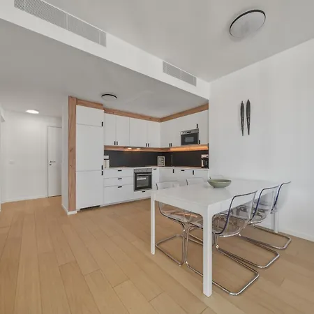 Sky Park Panorama 22nd Floor Free Parking Daire Bratislava